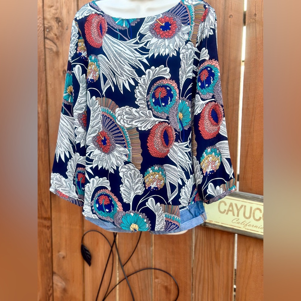 Beautiful Blue Floral Blouse Size Medium